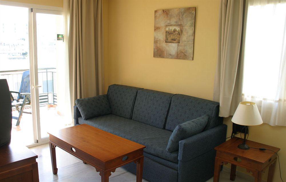 Apartamentos Turisticos Anoreta Rincon de la Victoria Exterior photo