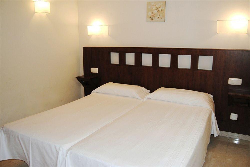 Apartamentos Turisticos Anoreta Rincon de la Victoria Exterior photo