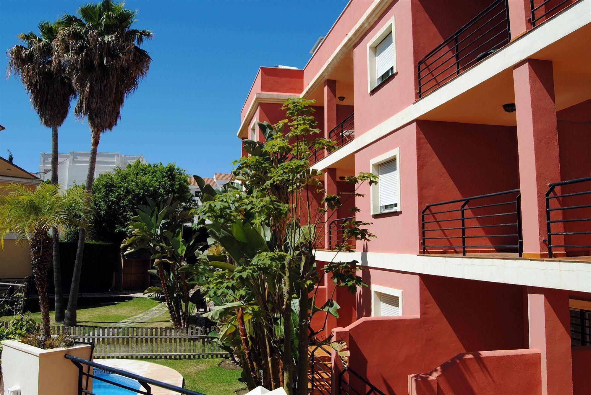 Apartamentos Turisticos Anoreta Rincon de la Victoria Exterior photo